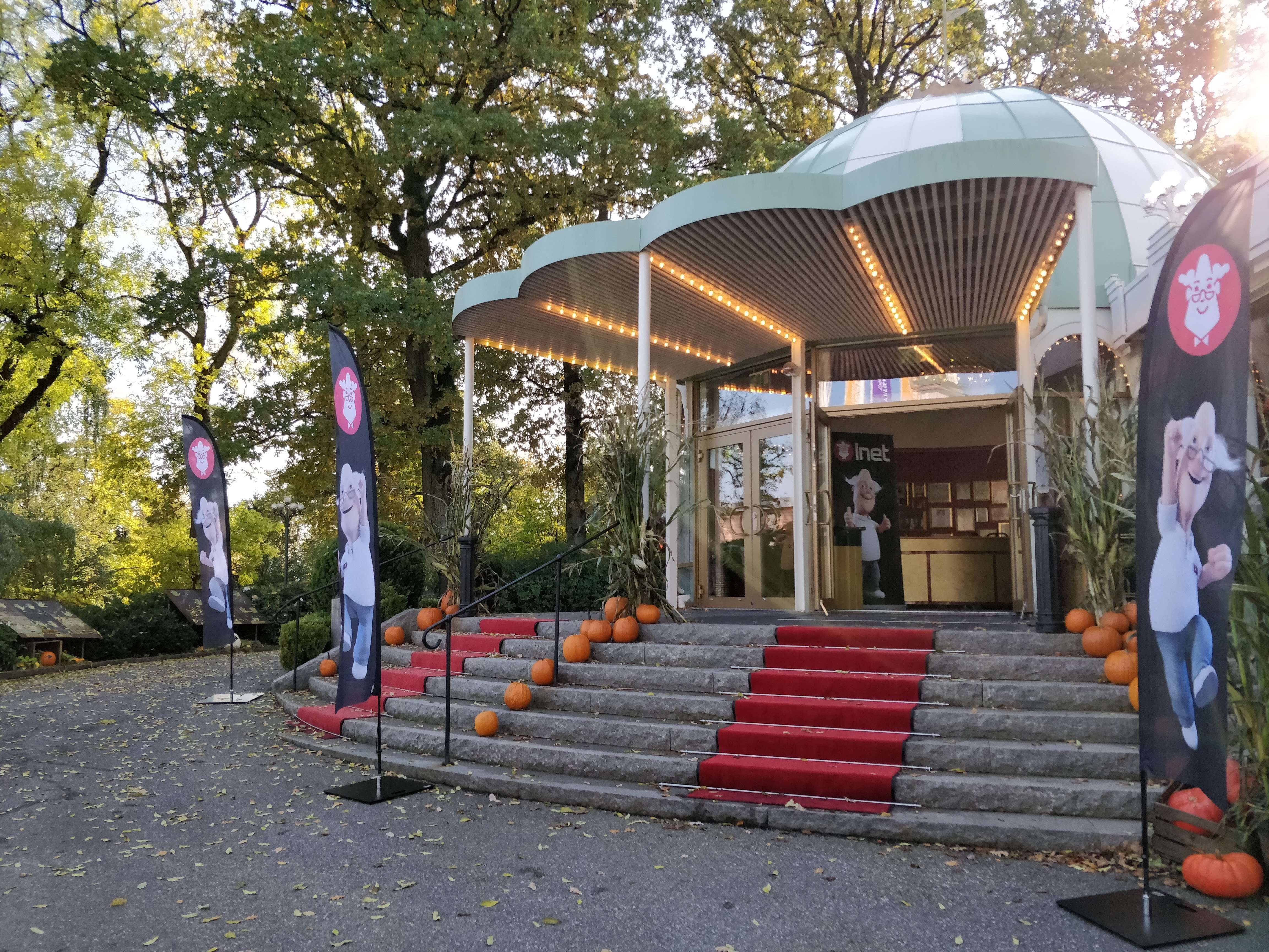 Inet community event entrance